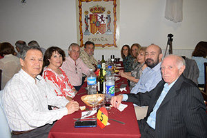Autoridades y directivos de la entidad, durante la primera cena del año de la Casa de España en Bahía Blanca.