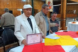 Benito Antonio Conde recibió su acreditación como Personalidad Destacada de la colectividad.