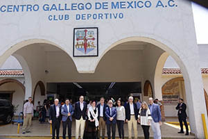 Núñez Feijóo, Francisco Conde y Rodríguez Miranda, junto con el presidente del Centro Gallego y otros directivos.