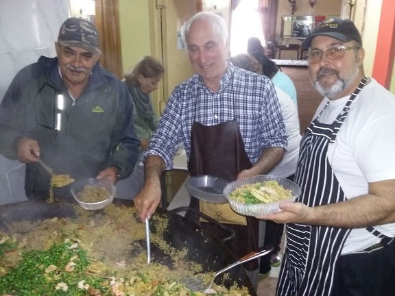 La recaudación de la venta de paella se destina a poner en valor el Teatro Español.