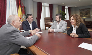 Un momento de la reunión de González Formoso con directivos de la Federación de Asociaciones Gallegas de Argentina.
