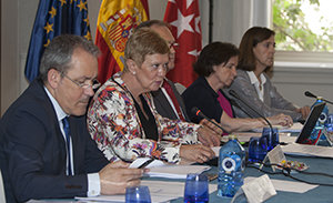 Agustín Torres, Consuelo Rumí, Eduardo Dizy, Beatriz Larrotcha y María Victoria González-Bueno, durante el II Pleno que se está celebrando en Madrid.