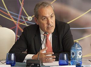 Agustín Torres, durante su intervención en el Pleno del CGCEE.