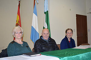 Mesa presidencial de la Asamblea General del Centro Andaluz de Bahía Blanca.