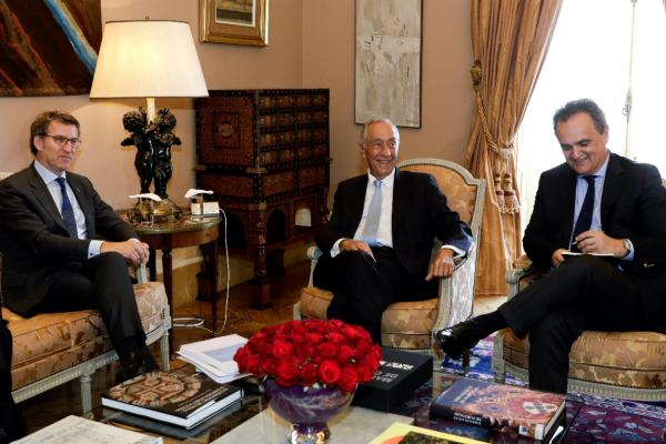 Núñez Feijóo y Rebelo de Sousa, durante la reunión que mantuvieron en Lisboa.