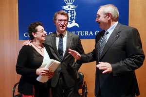 Alberto Núñez Feijóo, junto a Rosario Álvarez y Ramón Villares.