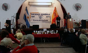 Un momento del acto conmemorativo en la Sociedad Española de Zárate.