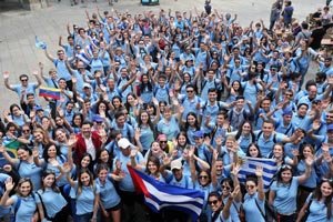 Miranda y los jóvenes de Conecta y Escolas Abertas.