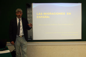 Ildefonso de la Campa, durante su intervención en el curso de la UNED de Pontevedra.