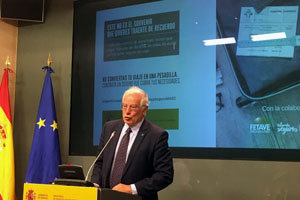 El ministro Borrell, durante la presentación de la campaña informativa.
