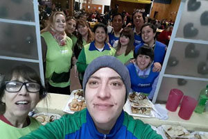 Asistentes a la actividad benéfica.