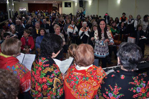 Actuación del Coro de Residentes de Vigo.