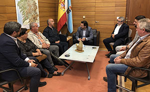 Rodríguez Miranda, durante la reunión con colectividad de Cuxhaven y responsables de la Mancomunidad del Salnés.