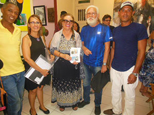 Manuel Álvarez, junto con otros asistentes a la Tertulia del Sur.