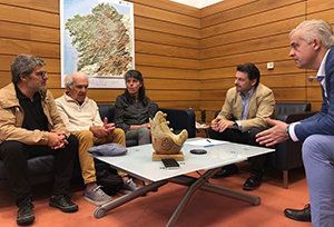 Un momento de la reunión entre José Solla y Rodríguez Miranda, en la que también estuvo el delegado de la Xunta en Argentina, López Dobarro.