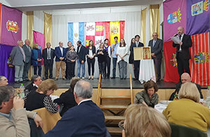 Un momento de la entrega de la estatuilla El Cid Campeador.