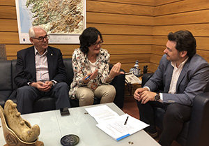 Rodríguez Miranda recibió en Santiago a la presidenta de la Casa de Galicia en Córdoba, Maribel García.