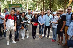 Los periodistas chinos participaron en la Feria del Pulpo de O Carballiño.
