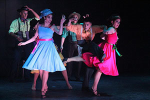 Una de las actuaciones del Ballet Internacional de la Costa.
