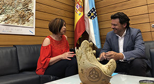Rodríguez Miranda y Pilar Rodríguez, durante el encuentro en Santiago.