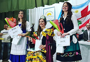 Sara Gutiérrez fue elegida Reina de los Inmigrantes.