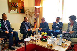 José Guirao y su homólogo Mohamed El Aaraj, durante el encuentro que mantuvieron en Marruecos.
