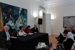 De izda. a dcha., José Luis Moure, Raquel Maccuci, Consuelo Castaño y Javier Sandomingo, durante el acto.