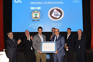 El Centro Ourensano de Montevideo recoge el diploma.