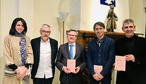 Shirin Salehi, Alfonso Armada, Ramón Jiménez, Gonzalo S. Terán y Moncho Conde-Corbal, durante la presentación.