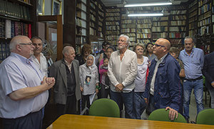 Baltar, durante su visita a la biblioteca del Centro Gallego.
