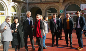 Ministra Celaa en colegio de París