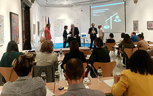 3. Al curso asisten una treintena de profesionales de diferentes entidades relacionadas con el Tercer Sector